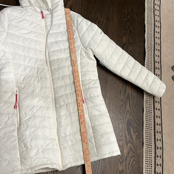 Woman’s Eddie Bauer medium NEW puffer white cream winter jacket puffer coat - Picture 11 of 11